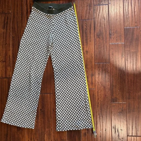 Zara’s Green and Ecru knit outfit/set. Size Large  worn one, like new condition! - Picture 6 of 13